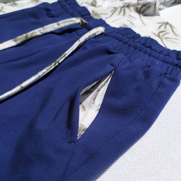 Sett med t-skjorte og shorts